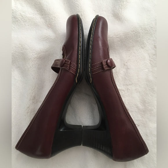 Softspots Leather Mary Jane Dress Shoe, Size 9.5 - Picture 11 of 14